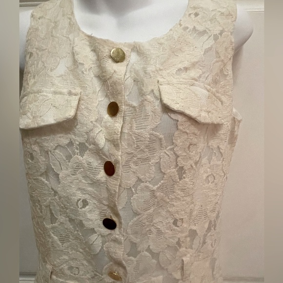 Medium size Jumper by L’atiste in a Lacey ivory coloured finish with belt straps - Picture 2 of 9